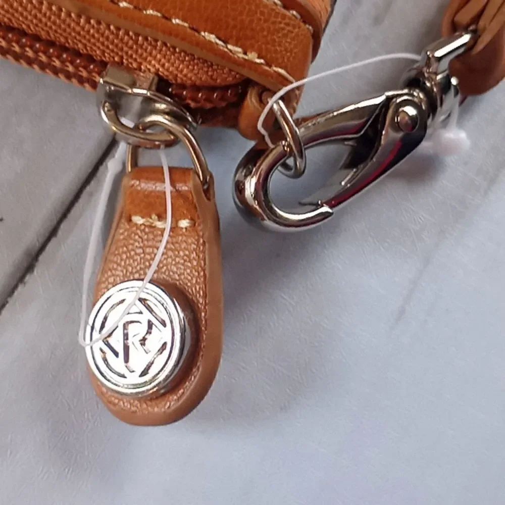 Relic Wristlet Wallet - Picture 4 of 7